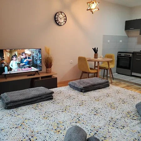 Apartment Iris 1 *